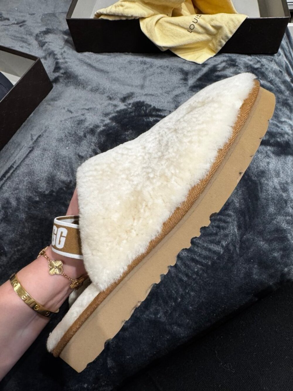Ugg plush yeah Sherpa slippers
